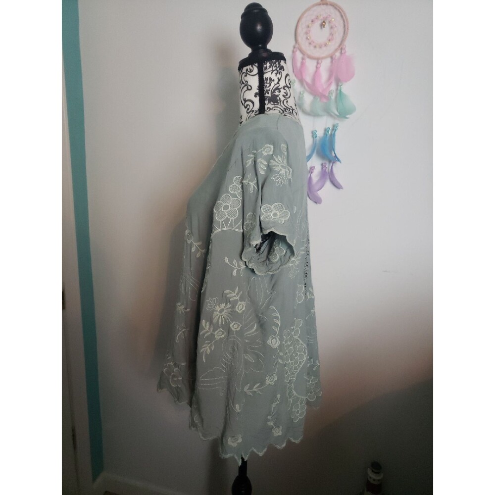 Umgee Floral Embroidered Boho Peasant Top - Picture 2 of 3